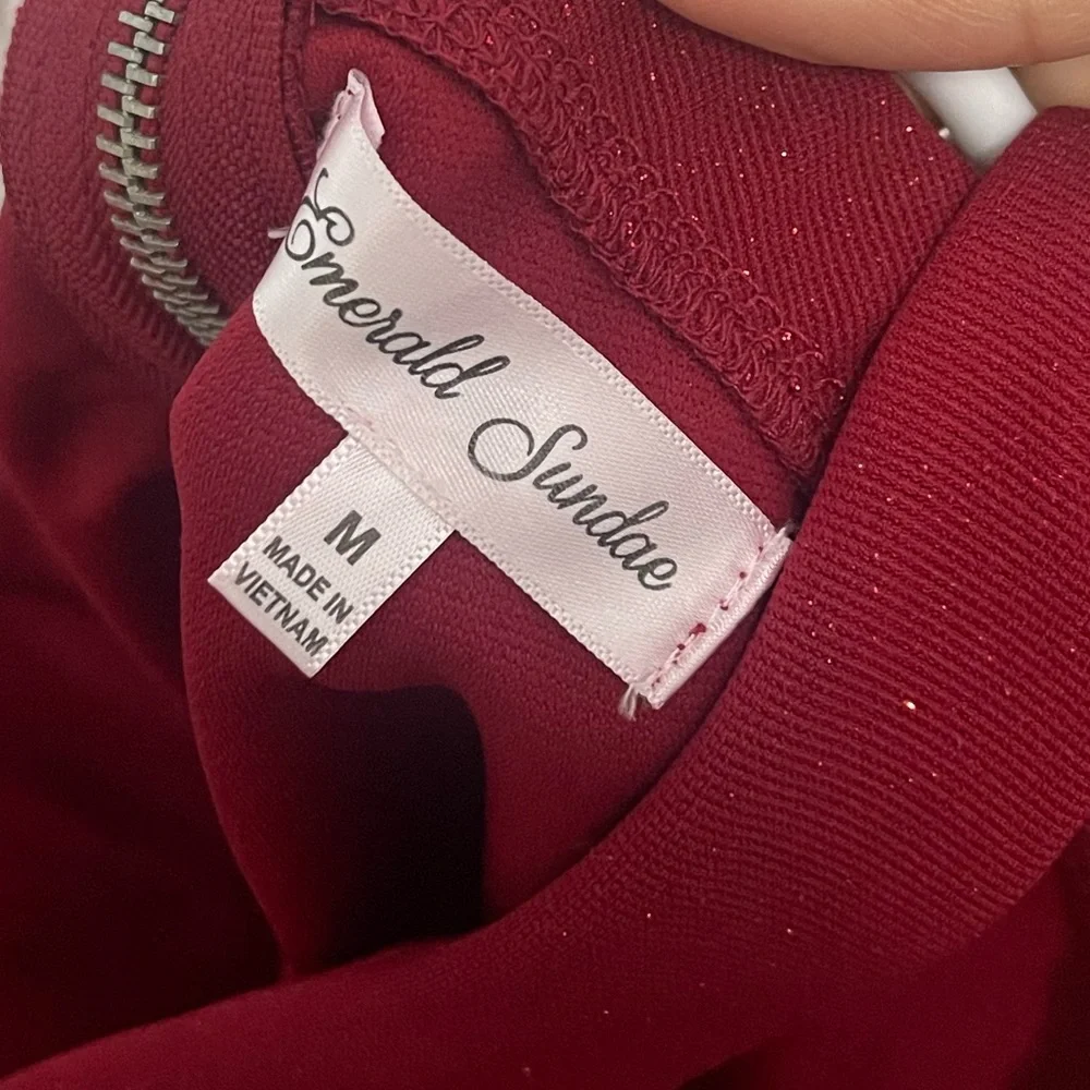 Red drees - Picture 3 of 3